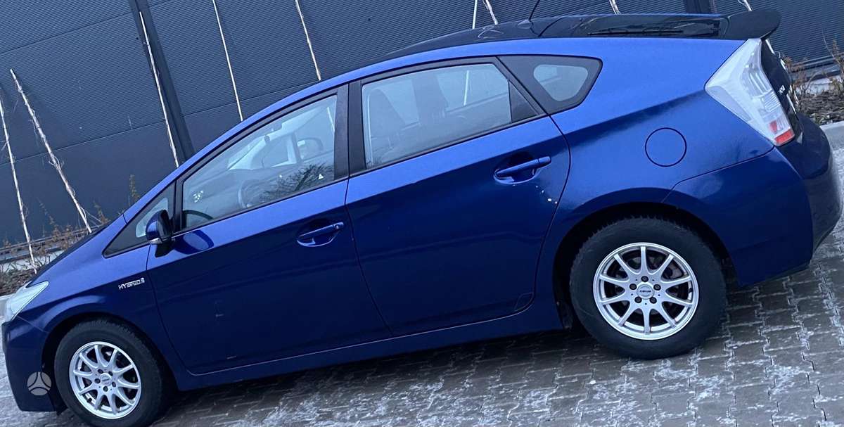 Toyota Prius, 1.8 l., hatchback