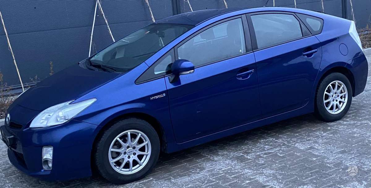 Toyota Prius, 1.8 l., hatchback