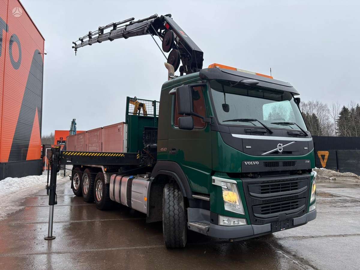 Volvo FM 450 8x4*4, самосвалы с краном