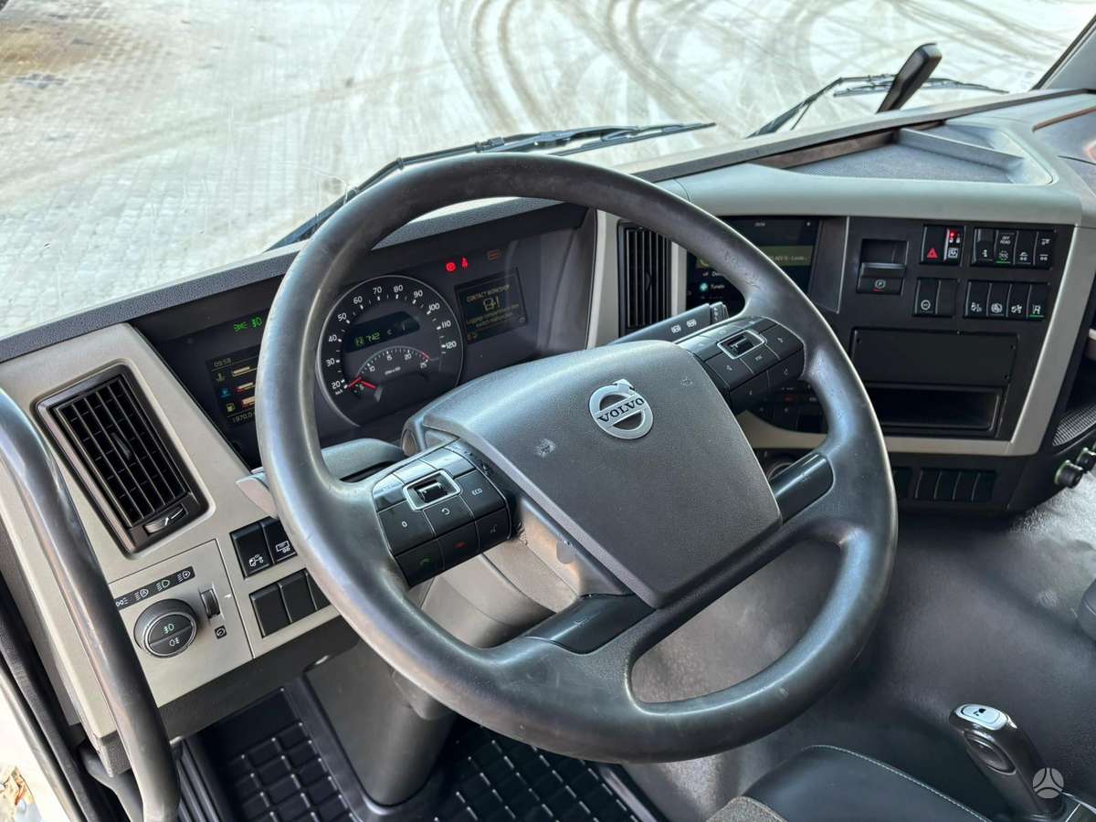Volvo FM 500 6x2, refrigerated trucks