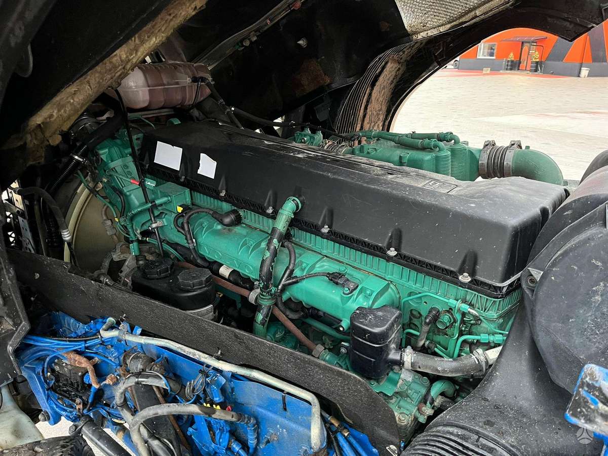Volvo FH 16 650 8x4*4, шасси