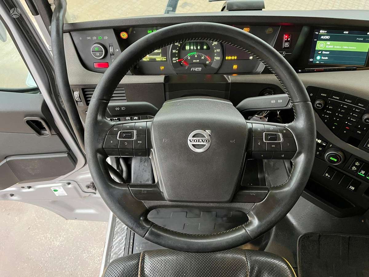 Volvo FH 16 650 8x4*4, шасси