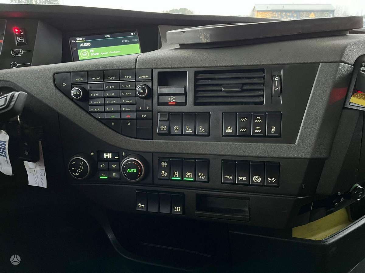 Volvo FH 16 650 8x4*4, шасси
