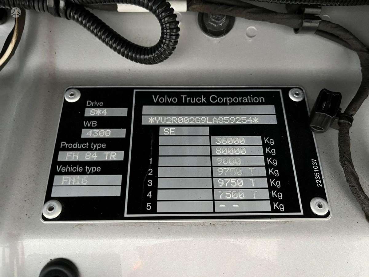 Volvo FH 16 650 8x4*4, шасси