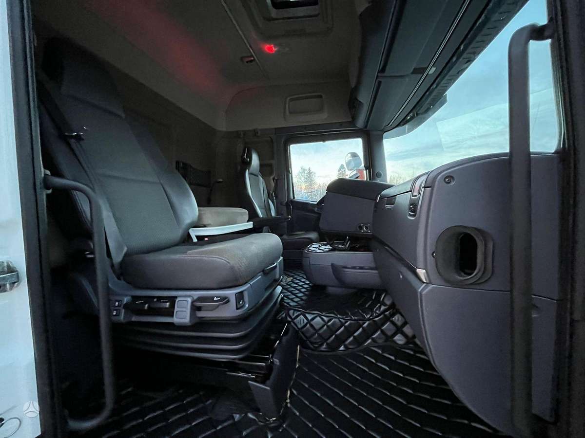 Scania R 580 6x4, cab-chassis trucks