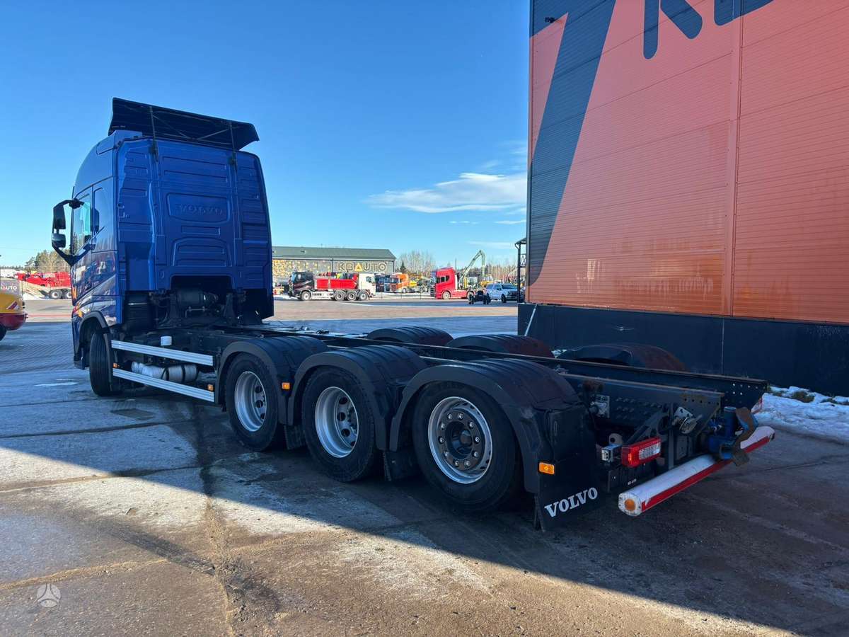 Volvo FH 500 8x4*4, шасси