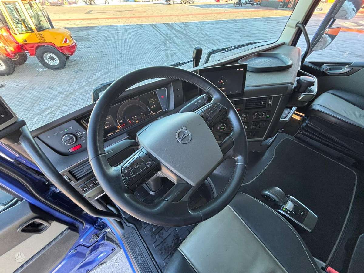 Volvo FH 500 8x4*4, шасси