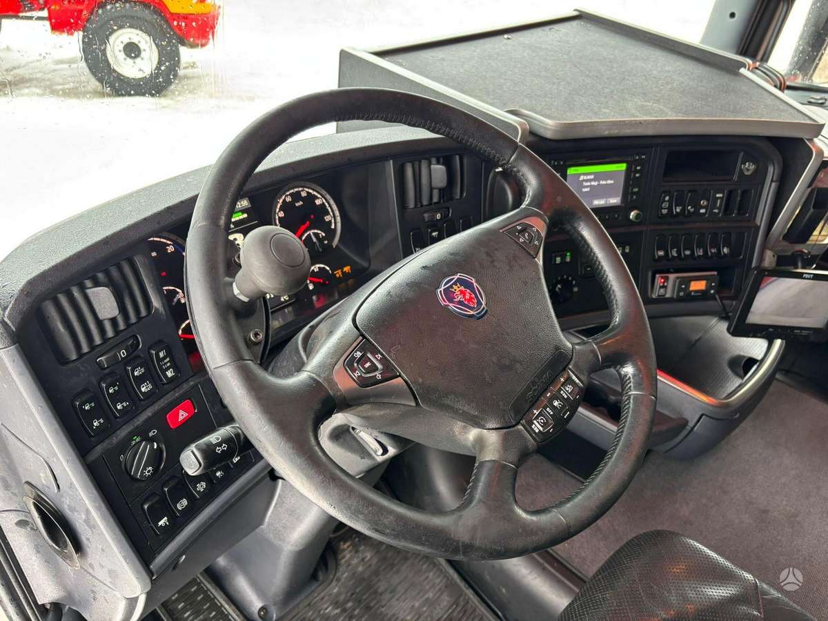 Scania R 580 6x2*4, шасси