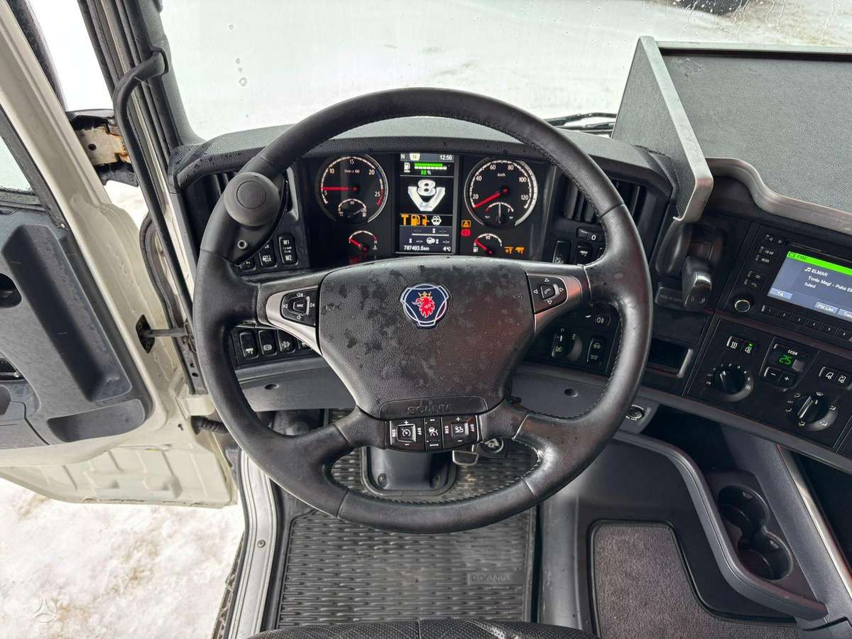 Scania R 580 6x2*4, шасси