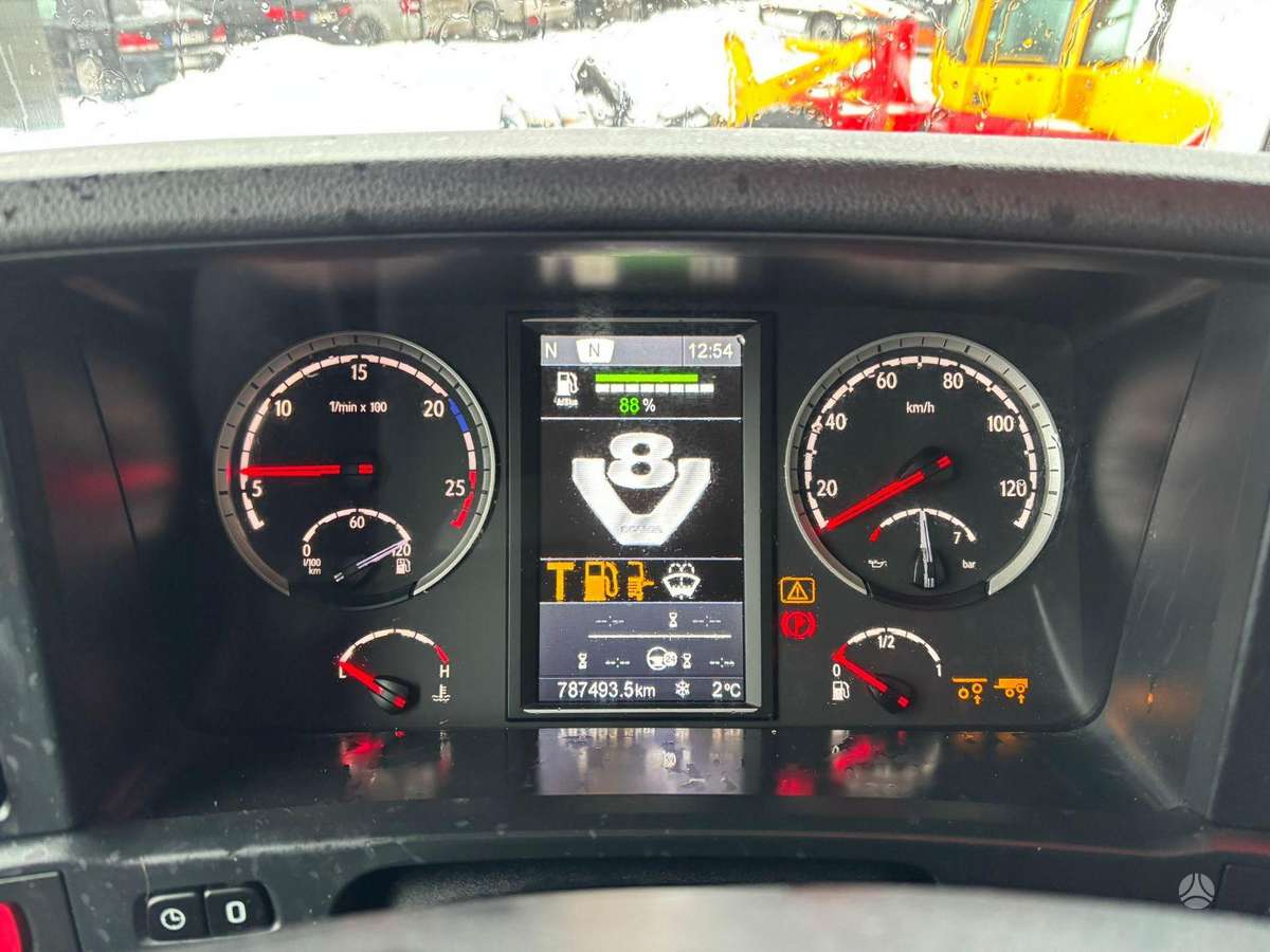 Scania R 580 6x2*4, шасси