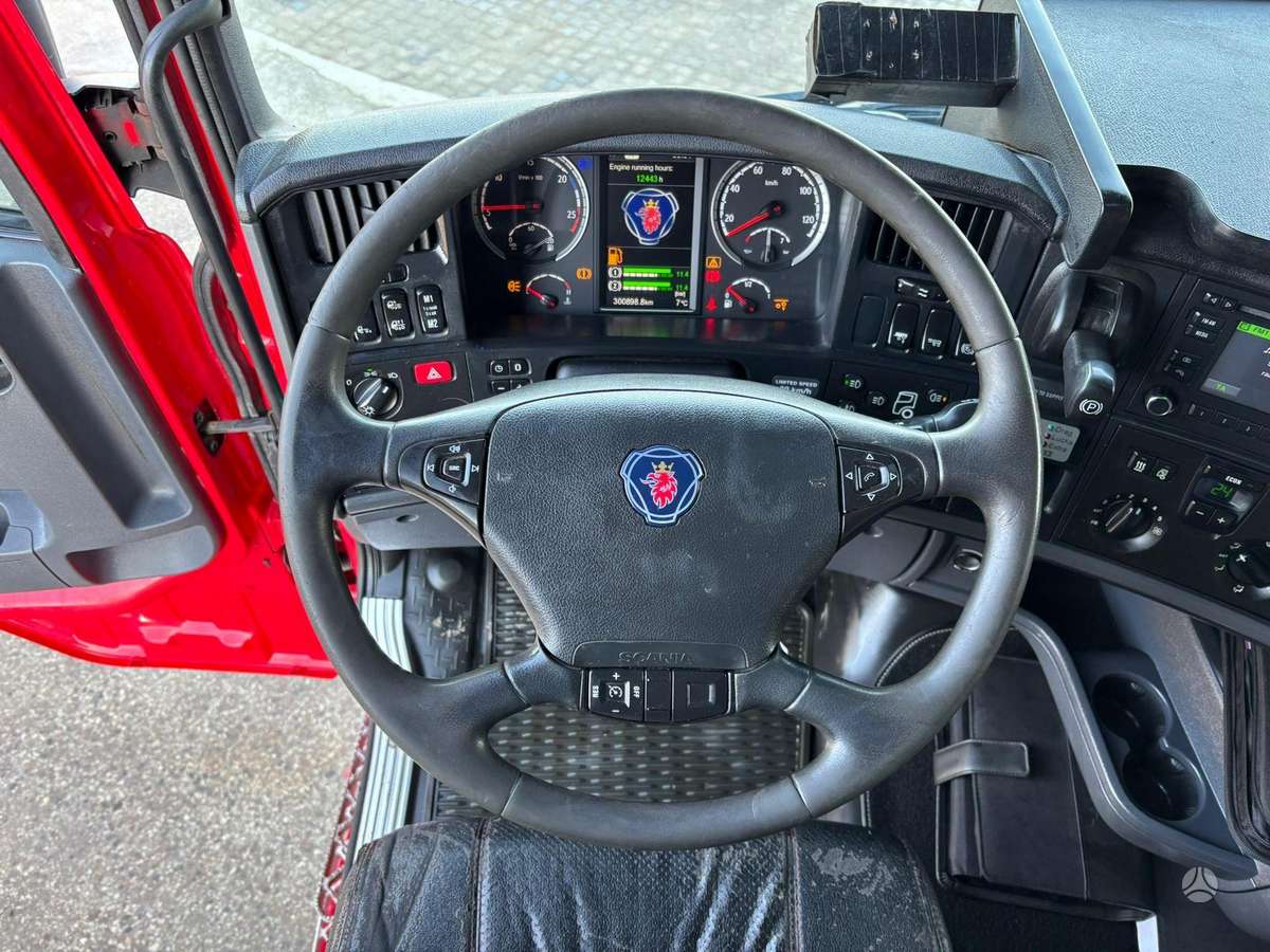 Scania R 450 8x2*6, su kranu