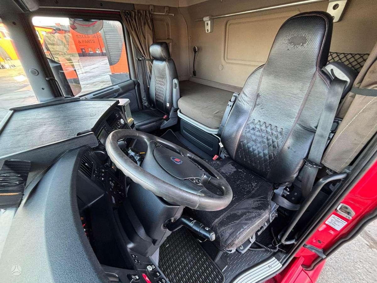 Scania R 450 8x2*6, su kranu