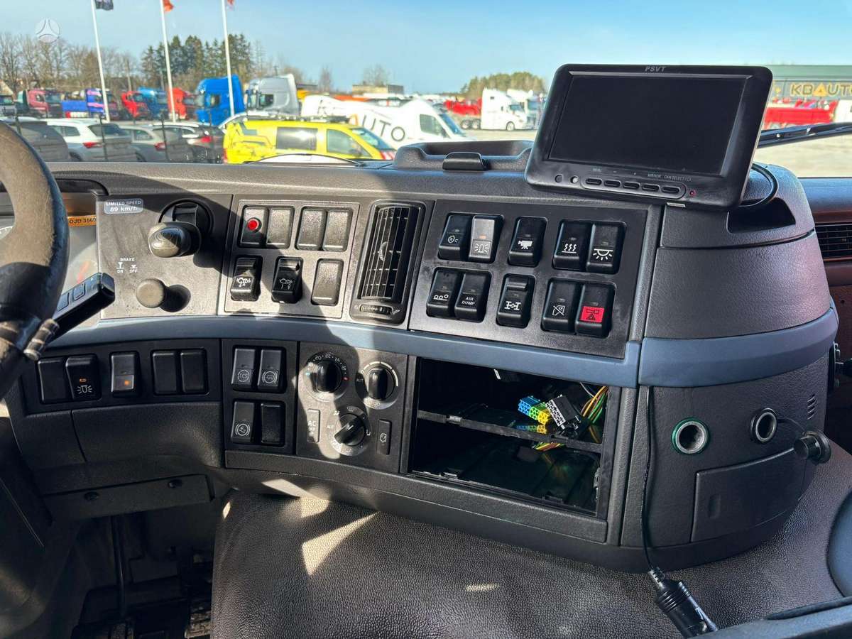 Volvo FM 440 8x4*4, с краном