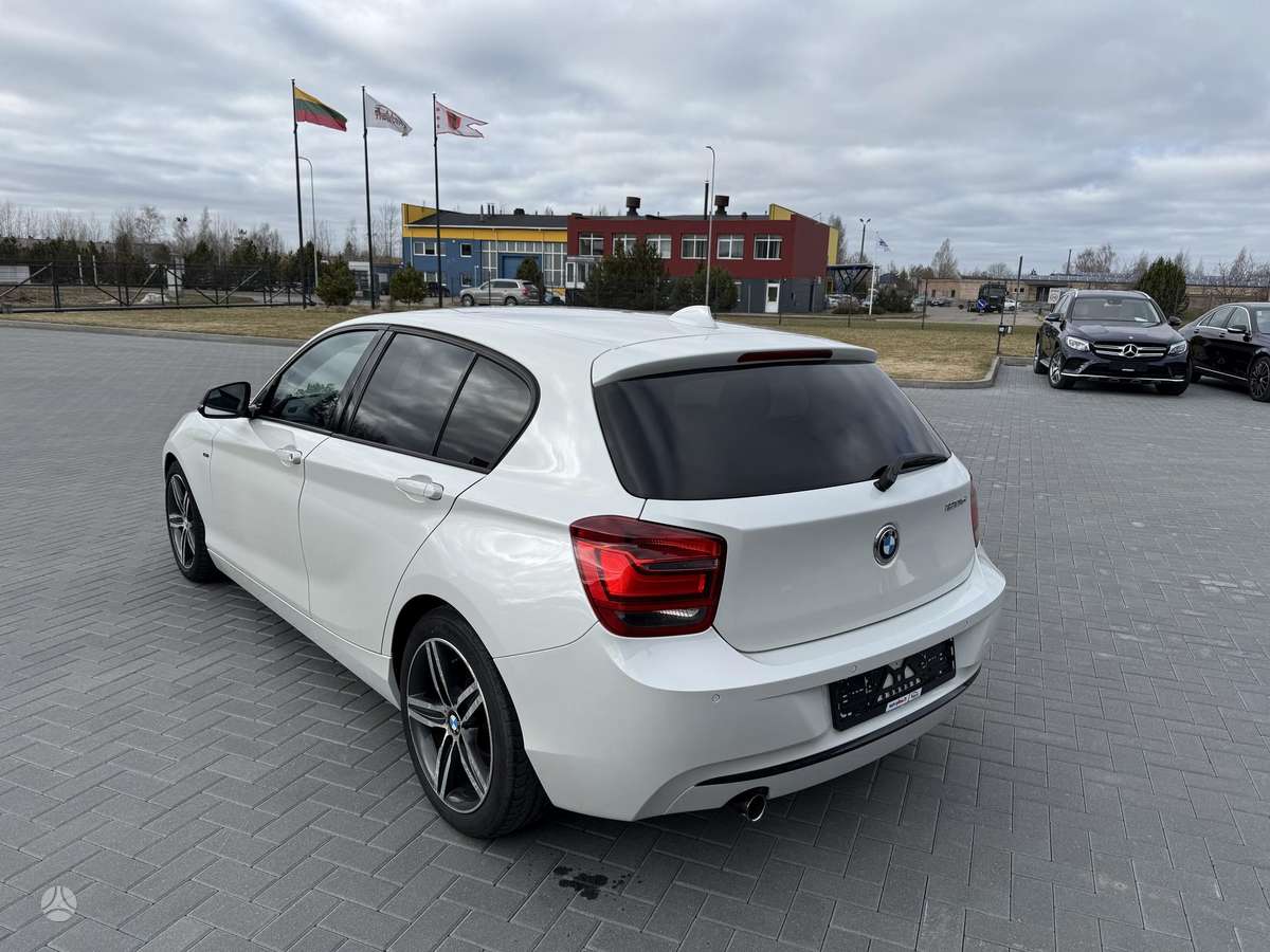 BMW 120, 2.0 l., hatchback