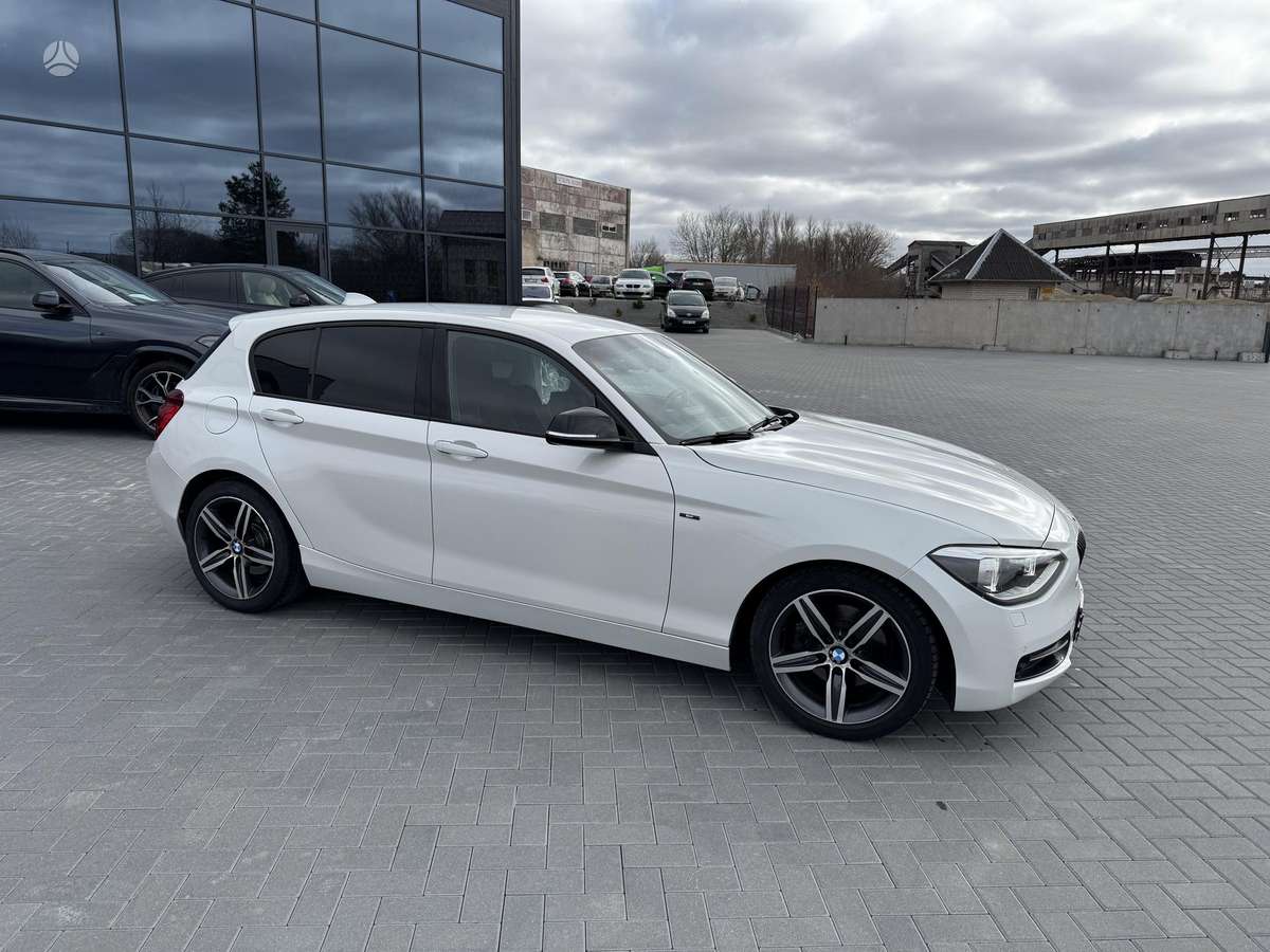 BMW 120, 2.0 l., hatchback