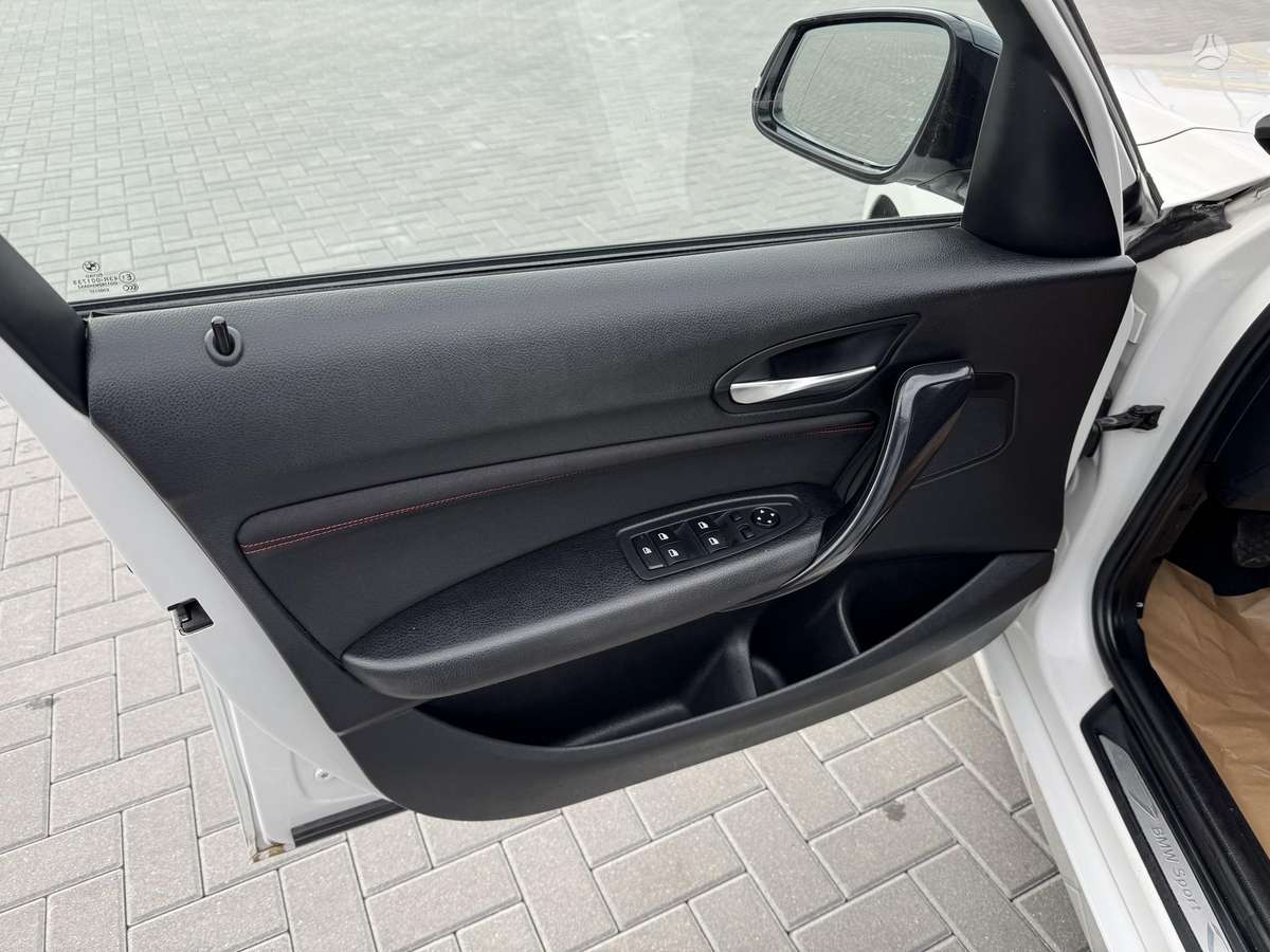 BMW 120, 2.0 l., hatchback