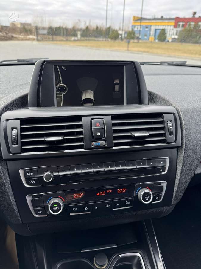 BMW 120, 2.0 l., hatchback