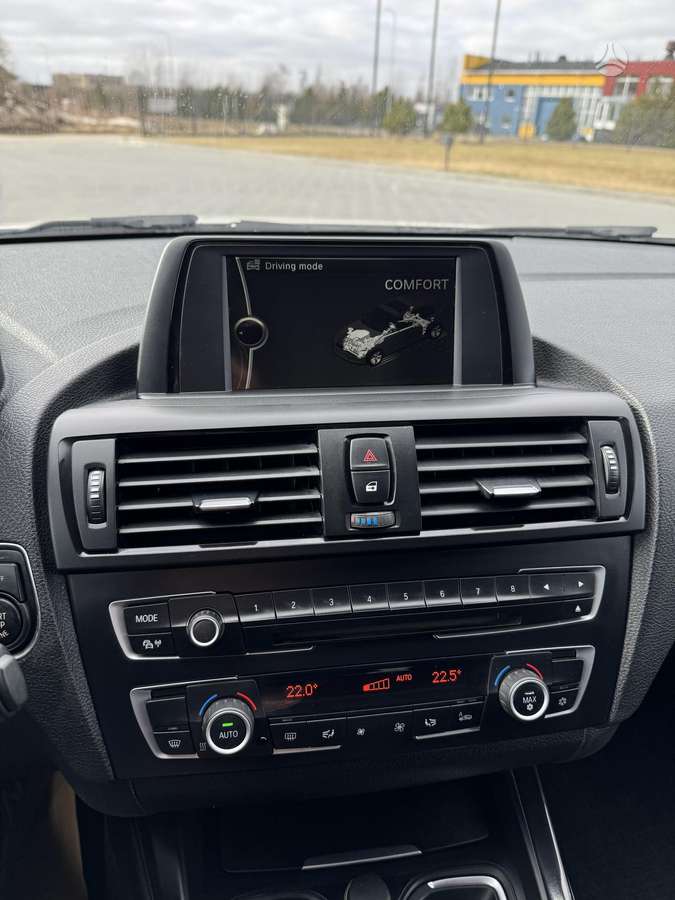 BMW 120, 2.0 l., hatchback