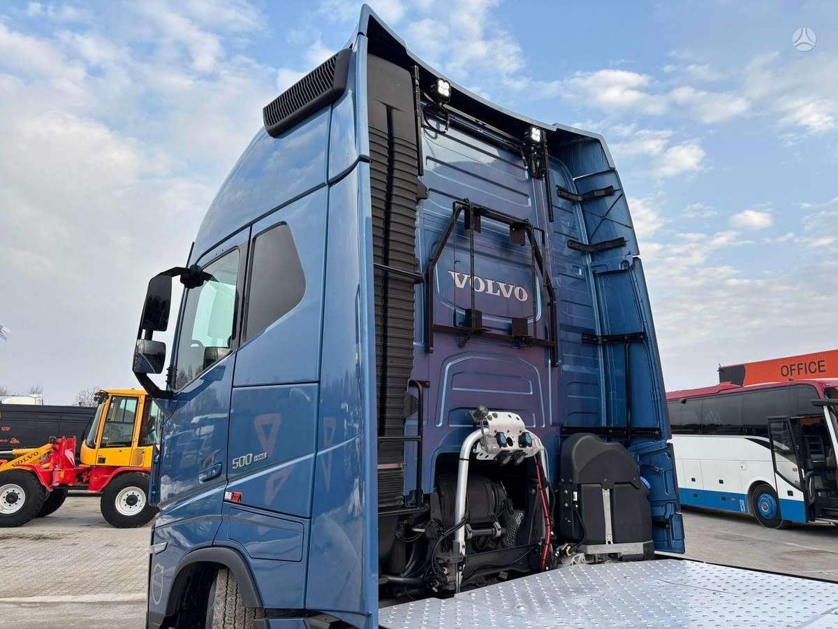 Volvo FH 500 6x2, single sleeper