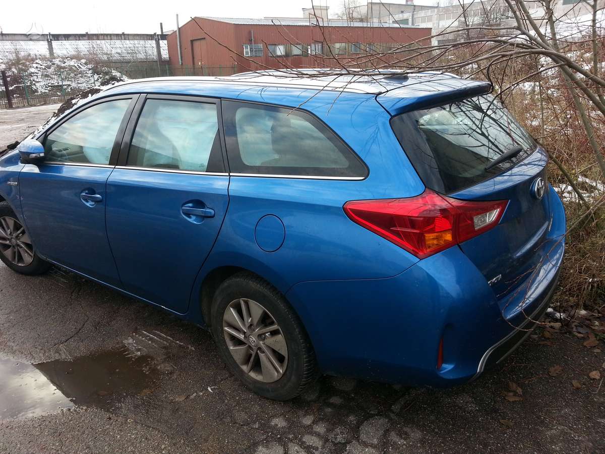 Toyota Auris dalimis
