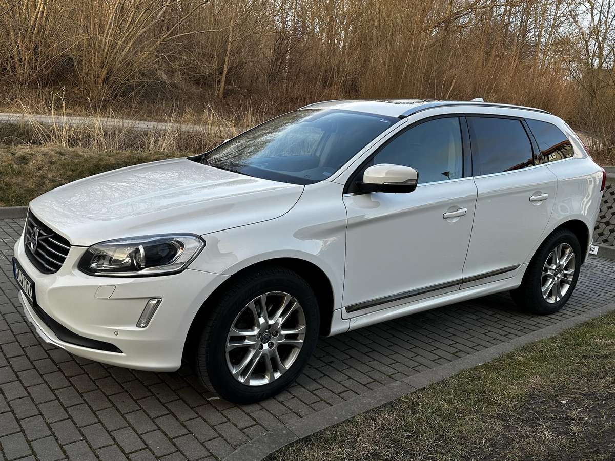 Volvo XC60, 2.4 l., off-road / crossover