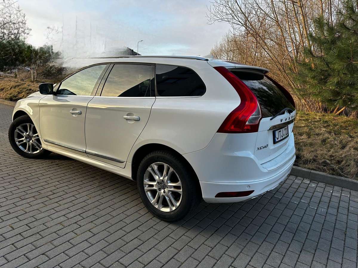Volvo XC60, 2.4 l., off-road / crossover