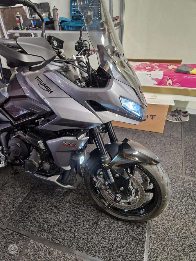 Triumph Tiger 660cc, touring / sport touring