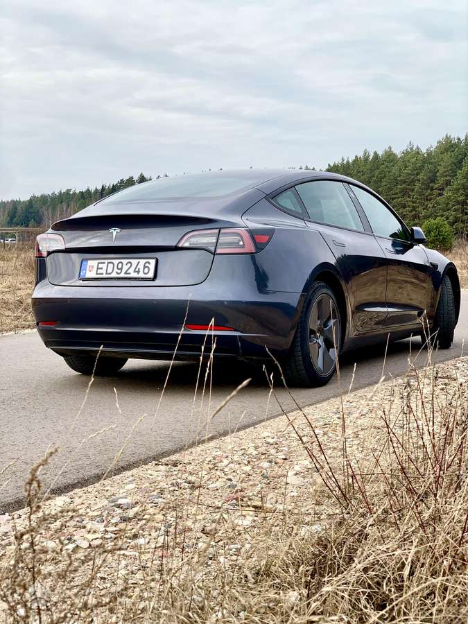 Tesla Model 3, 60 кВт·ч, Седан