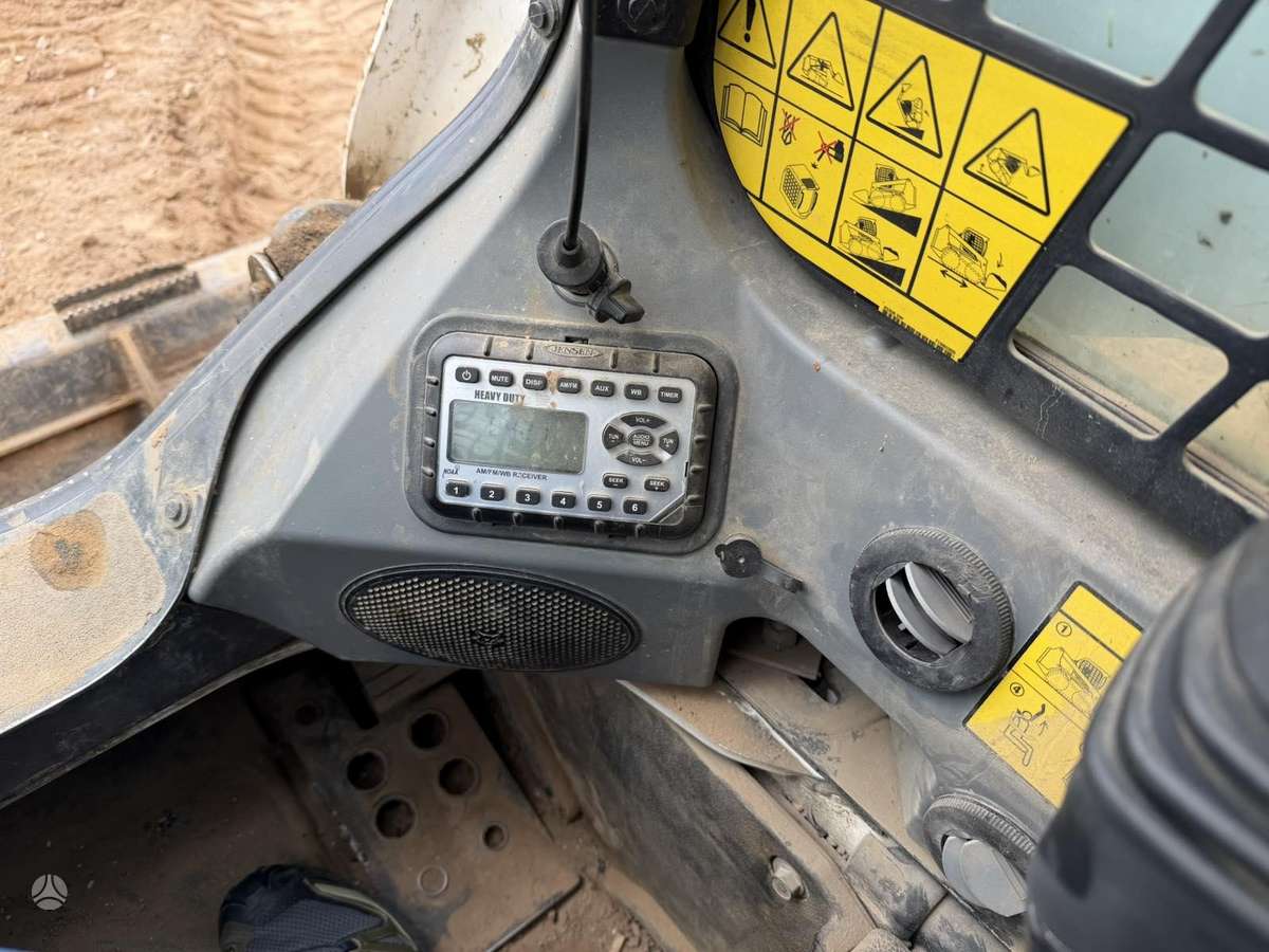 Bobcat T770, mini loaders