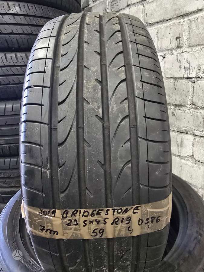 Bridgestone, summer 235/45 R19