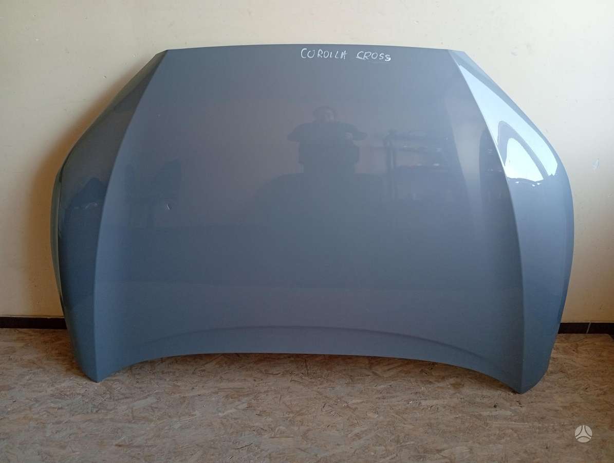 Toyota Corolla Cross hood (front, rear)