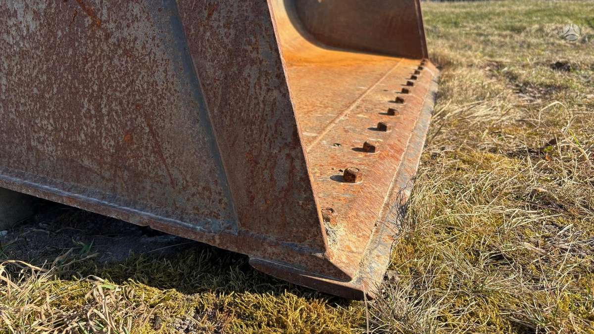 Caterpillar Skid Steer. Bobcat., buckets