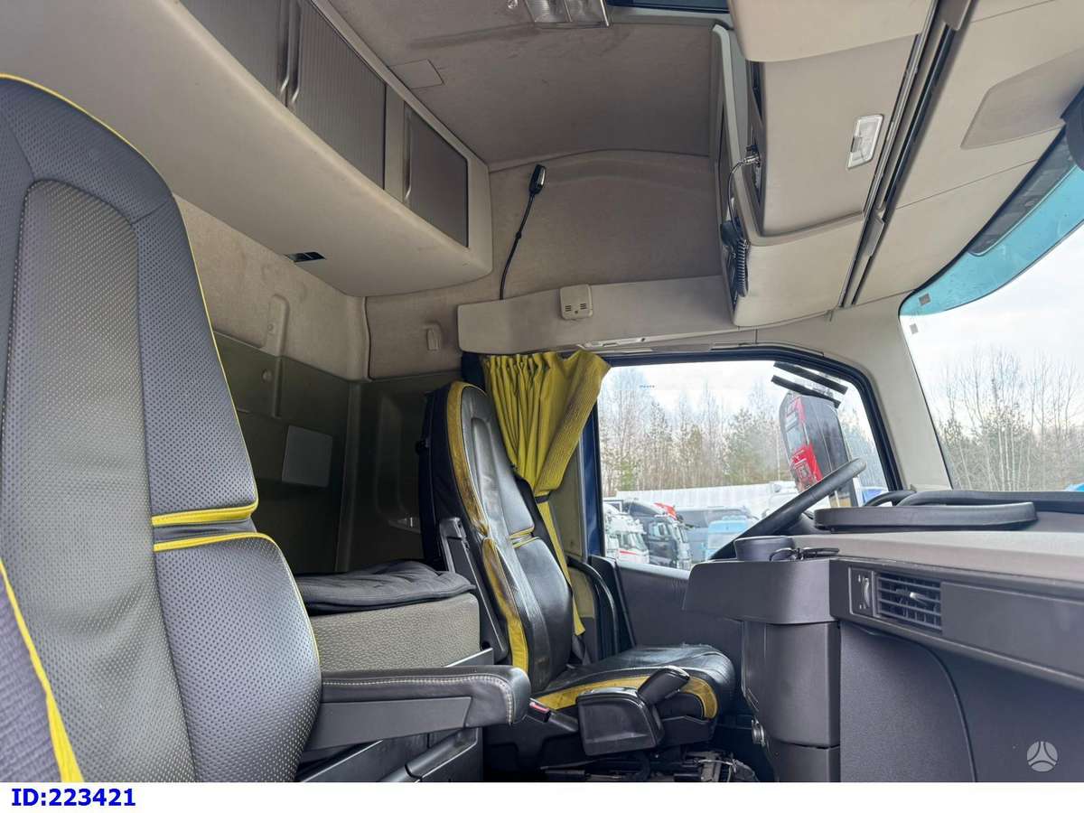 Volvo FH16 750HP 8x4, шасси