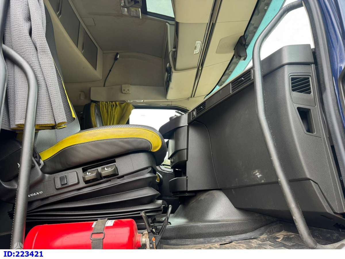 Volvo FH16 750HP 8x4, шасси