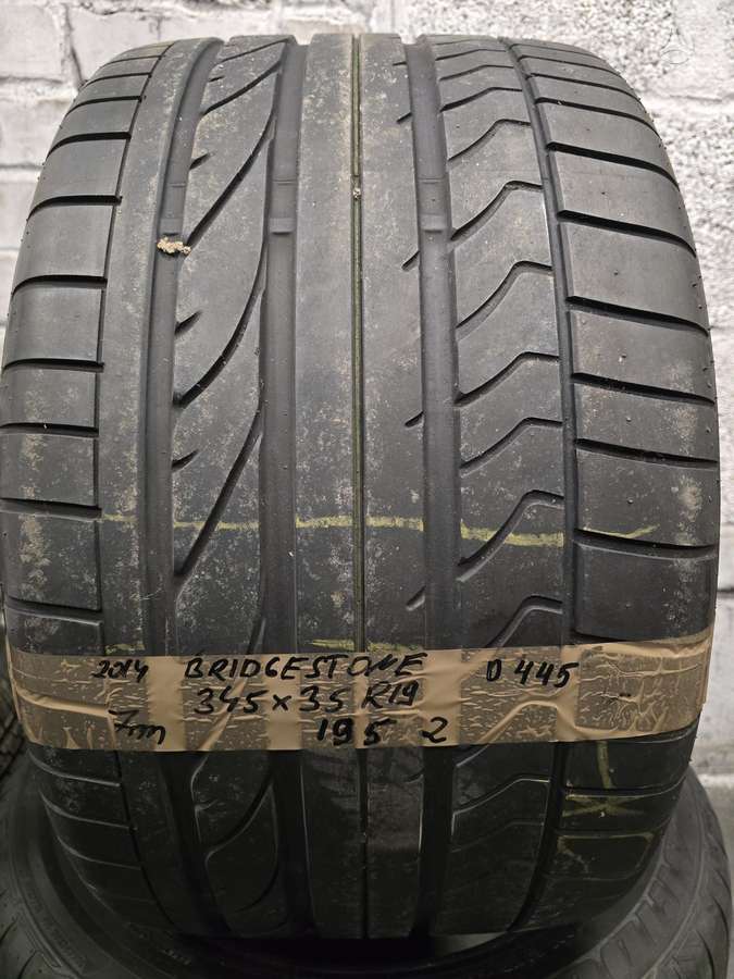 Bridgestone, summer 345/35 R19