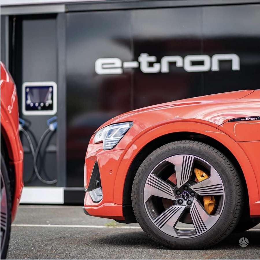 Audi E tron, light alloy, R5
