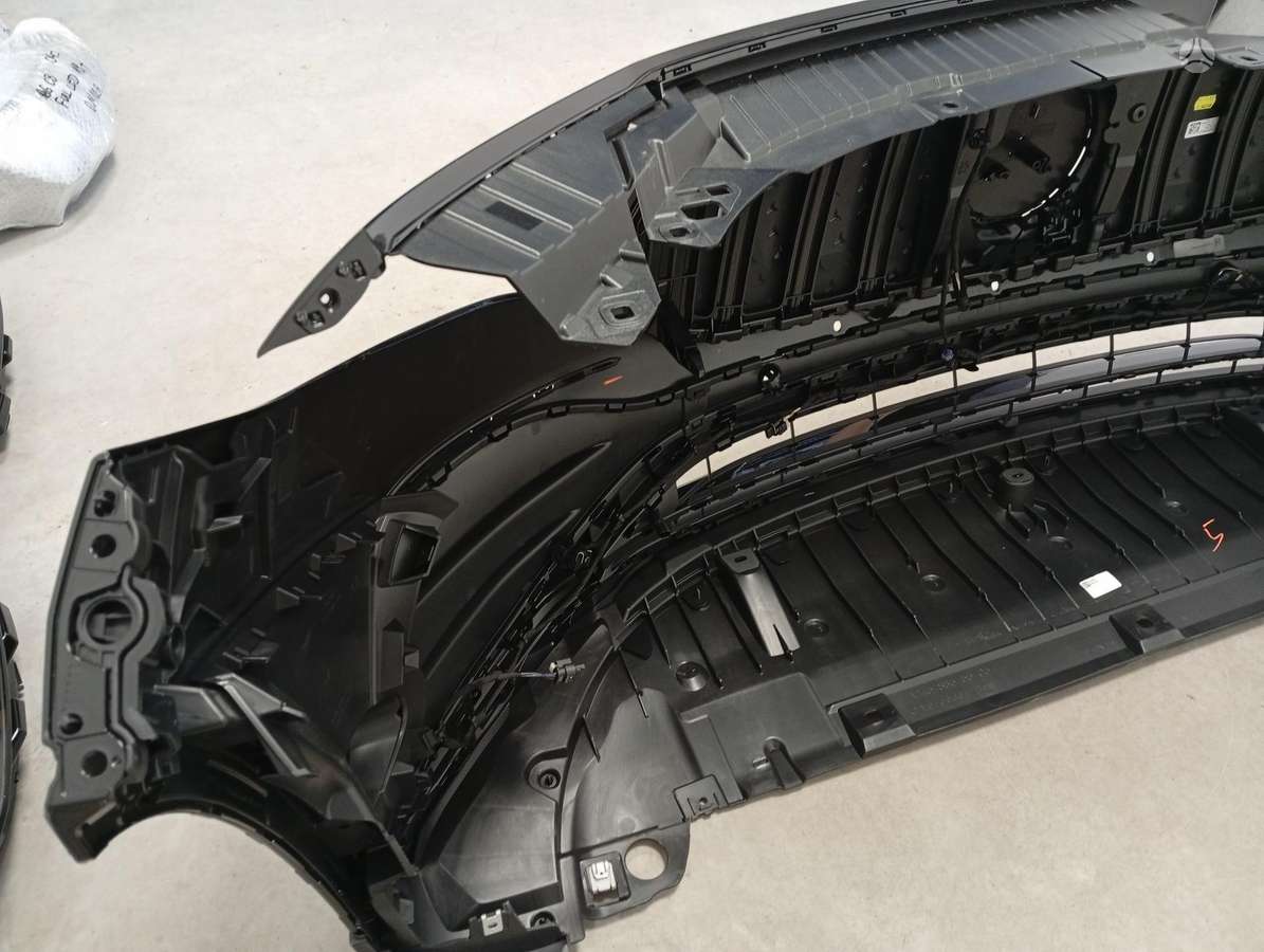 Mercedes-Benz EQA bamperi
