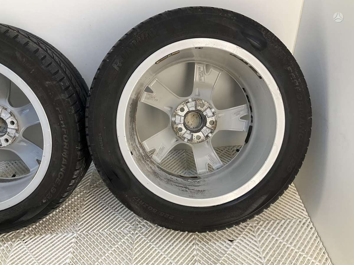 Audi A4 B9, lengvojo lydinio, R17