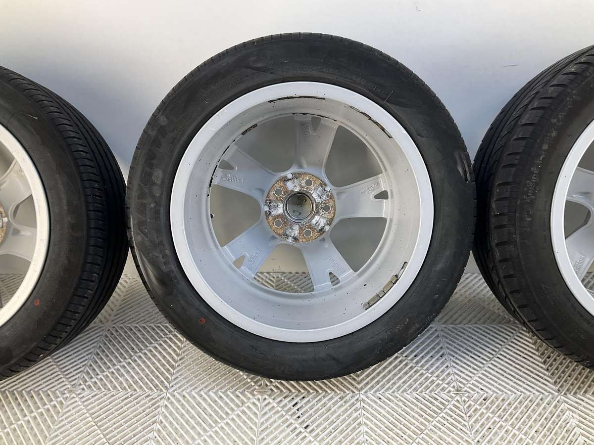 Audi A4 B9, lengvojo lydinio, R17