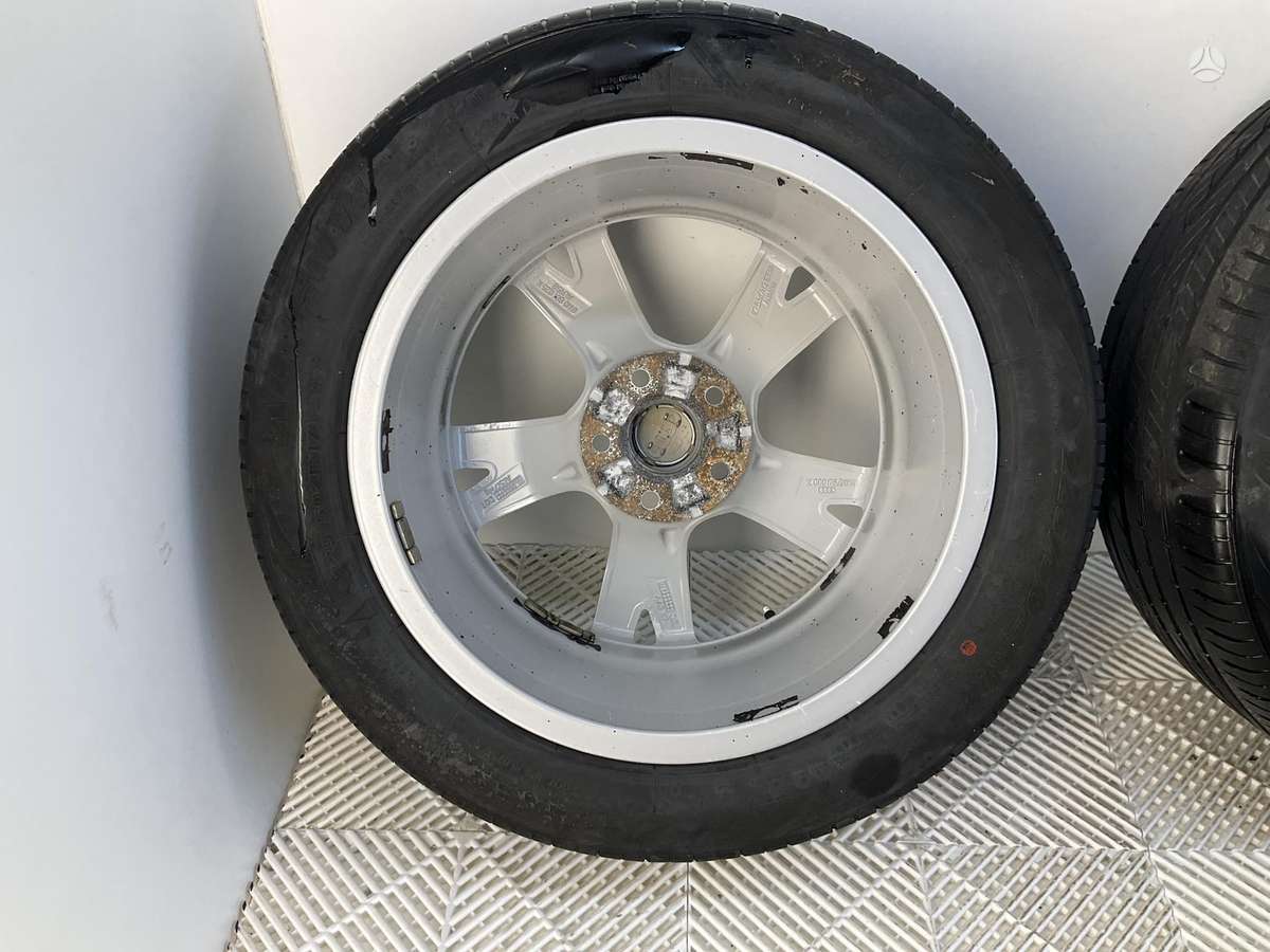 Audi A4 B9, lengvojo lydinio, R17