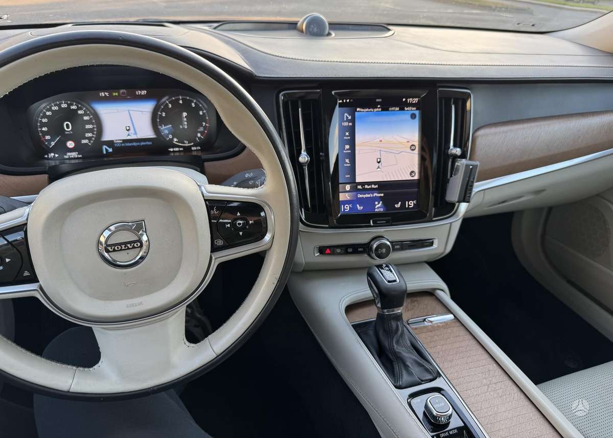 Volvo S90, 2.0 l., Седан