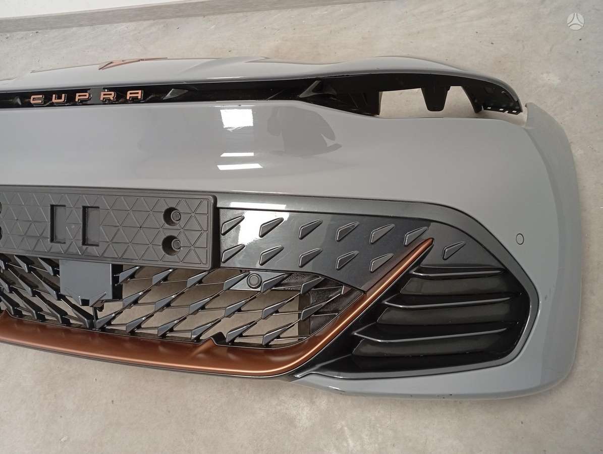 Cupra Born bamperi, spārni, gaismas