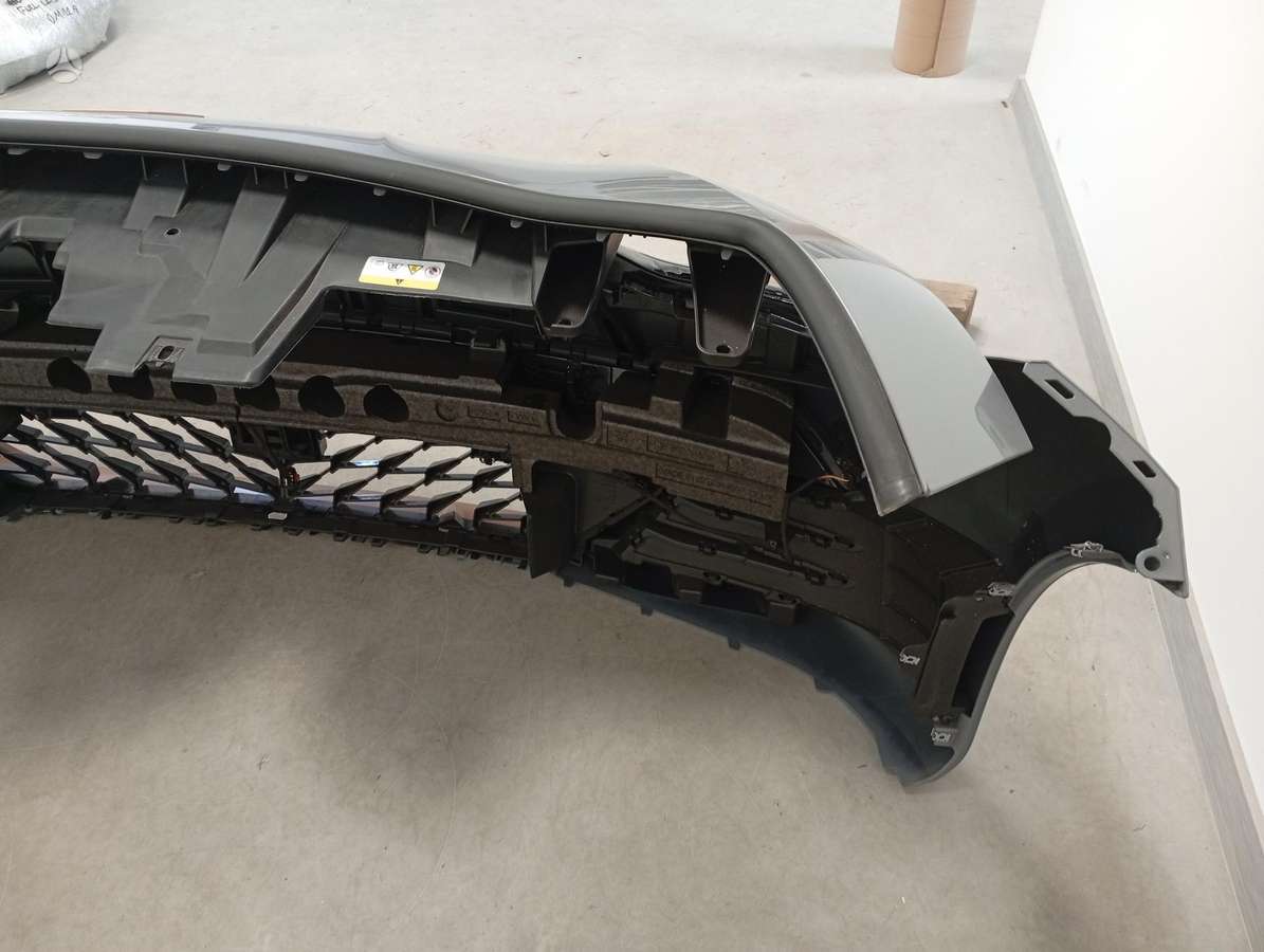 Cupra Born bamperi, spārni, gaismas