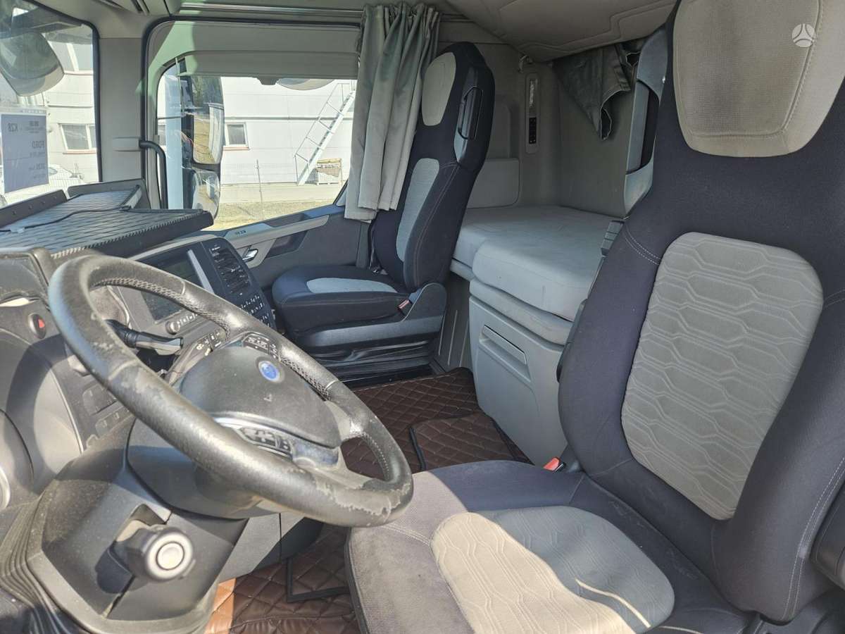 Ford F-MAX, 2 miegamosios vietos