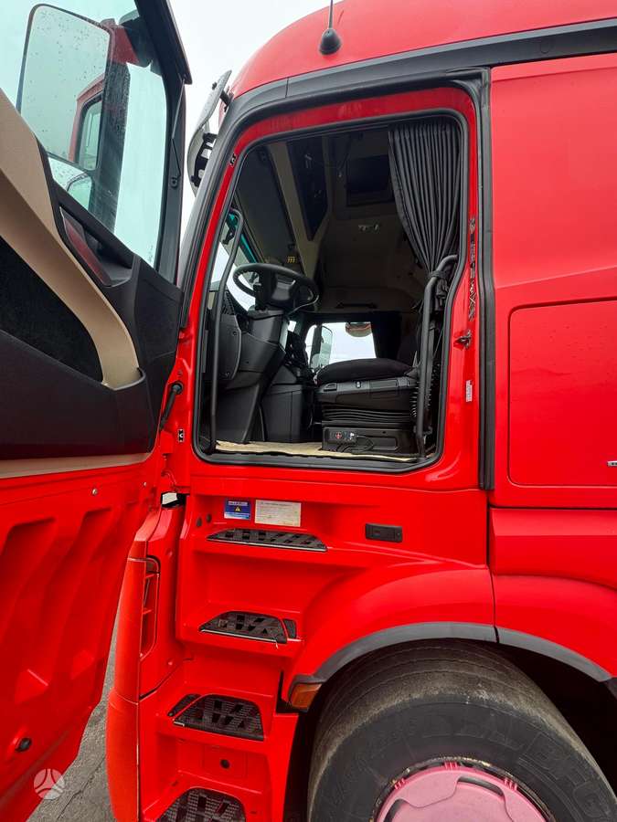 Mercedes-Benz ACTROS, double sleeper