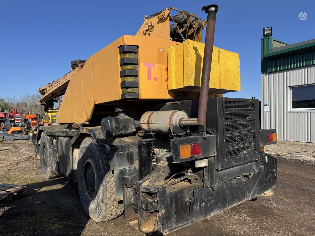 Kobelco RK250, kranai