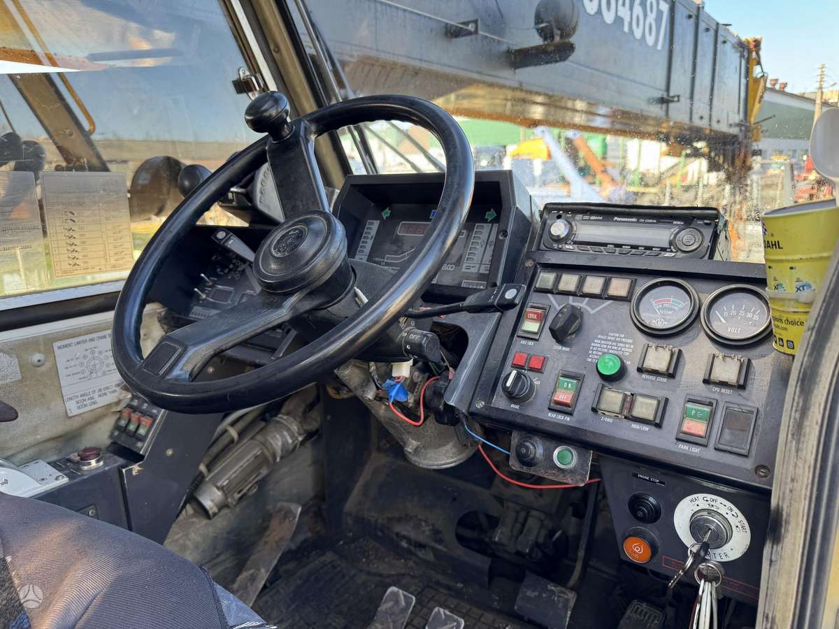 Kobelco RK250, kranai