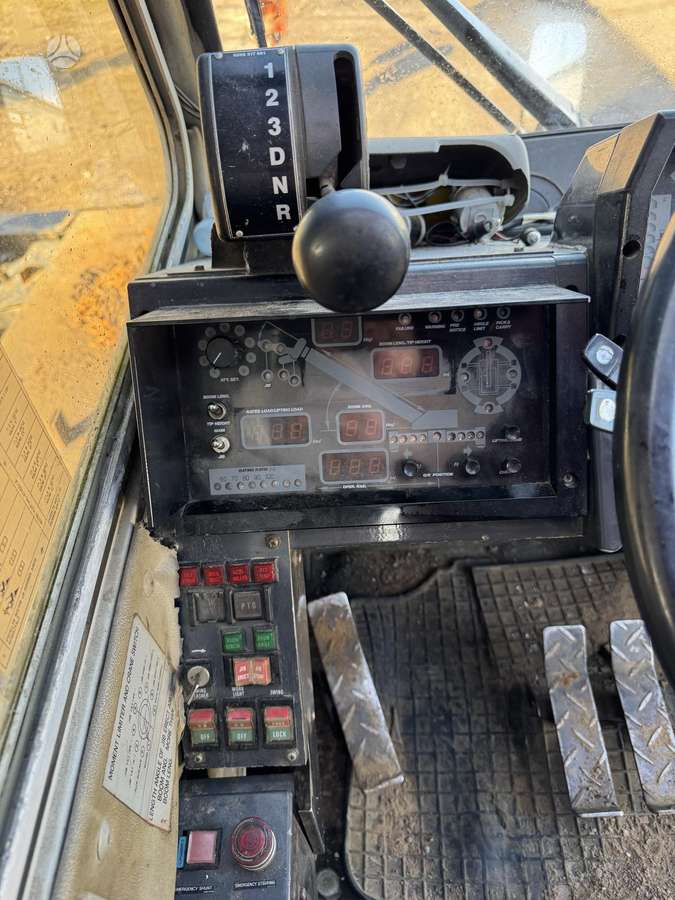 Kobelco RK250, crane