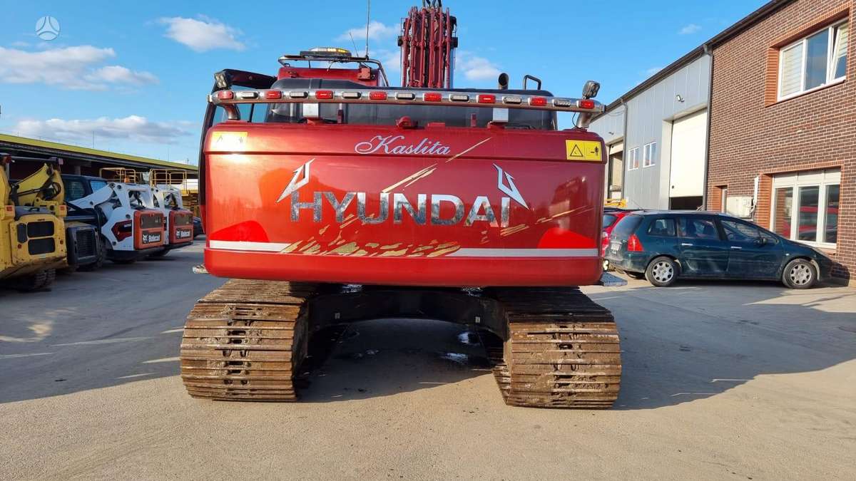 Hyundai Robex 220 LC-9 A + Rototilt, экскаваторы