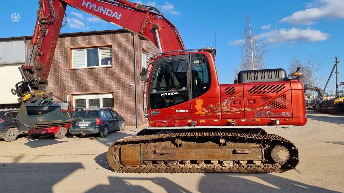 Hyundai Robex 220 LC-9 A + Rototilt, экскаваторы